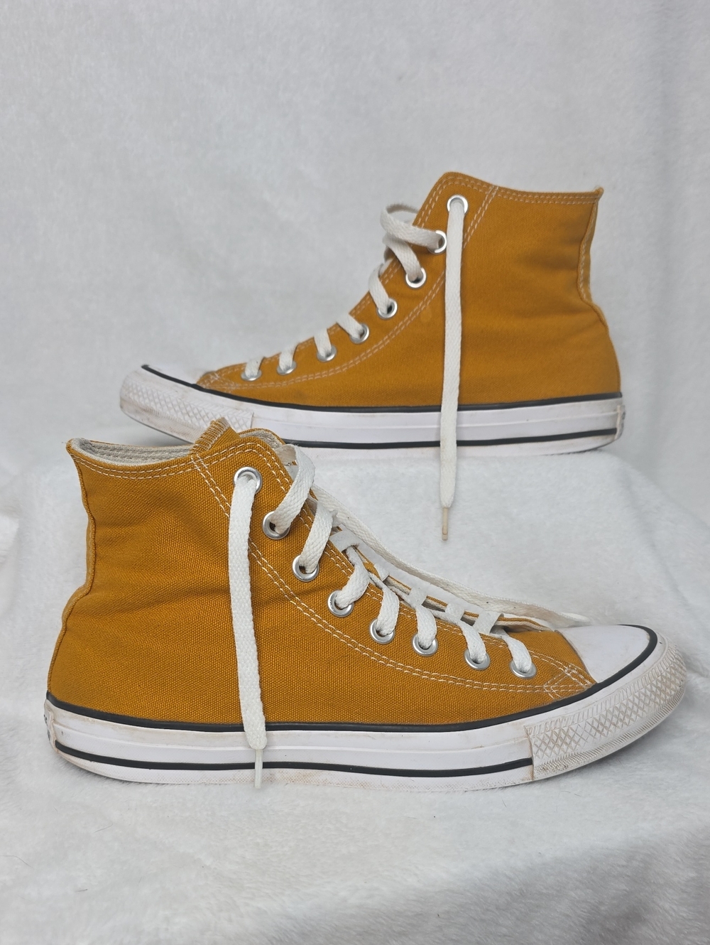 Chuvk Taylor Converse High Top Sneakers in Mustard Gold and White